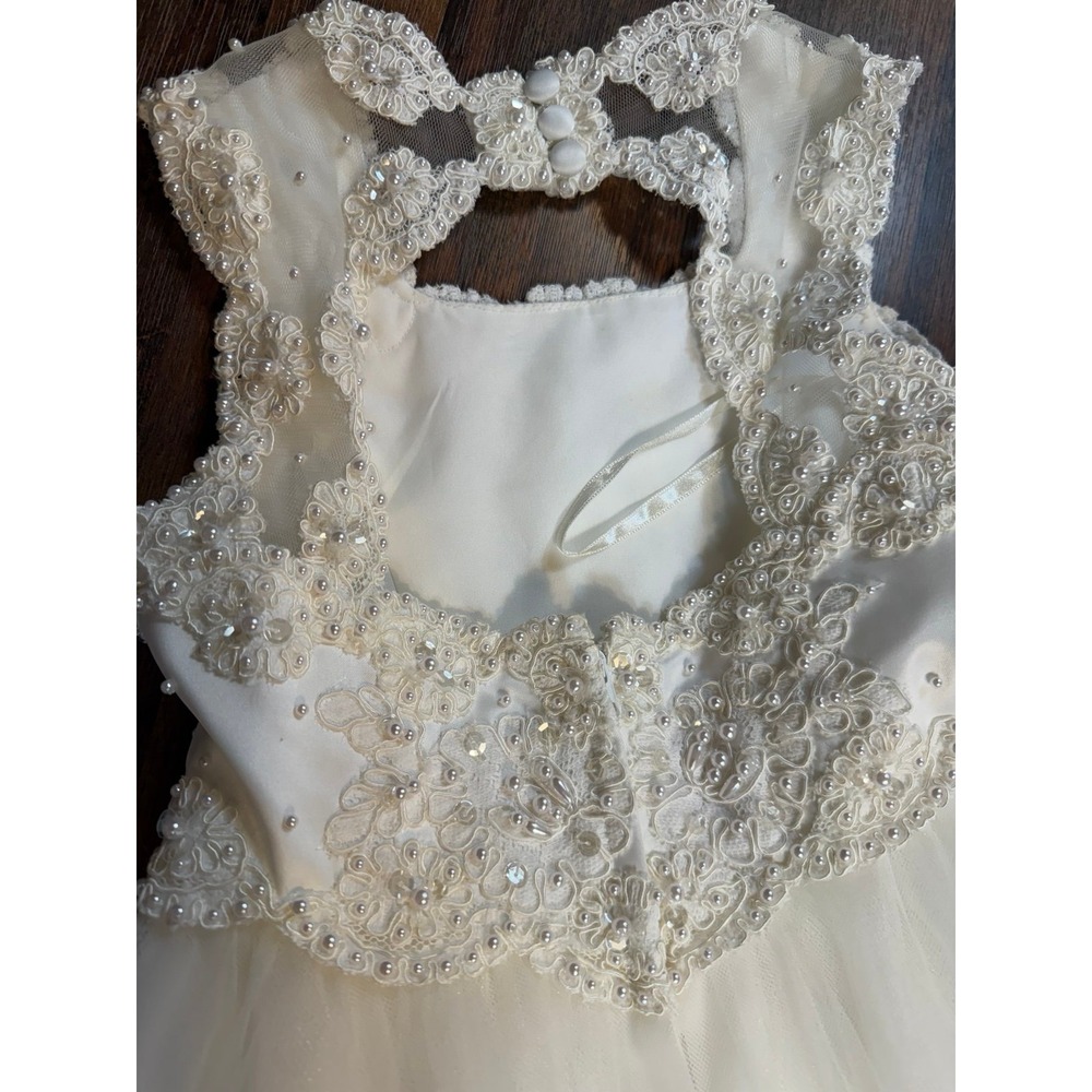 Michelangelo stunning flower girl dress Size 3. Ivory. David's Bridal - Picture 8 of 12